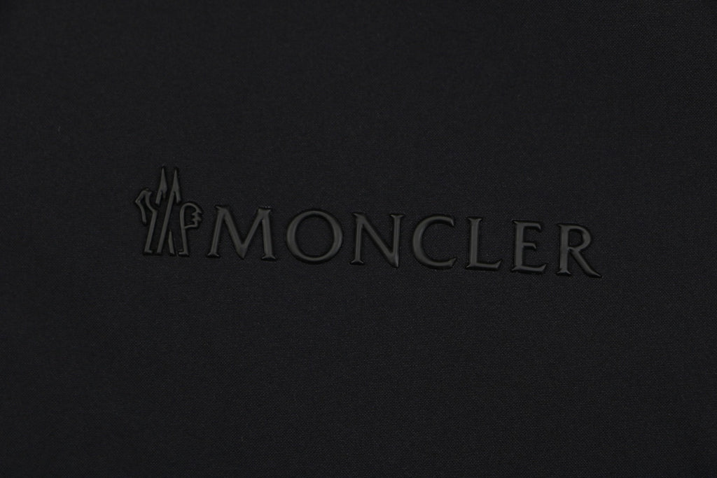 Moncler Tonal Shadow Text Logo Hooded Anorak | Black