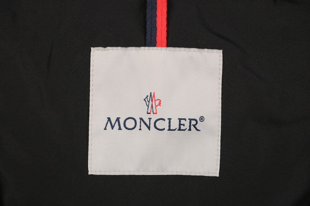 Moncler Tonal Shadow Text Logo Hooded Anorak | Black